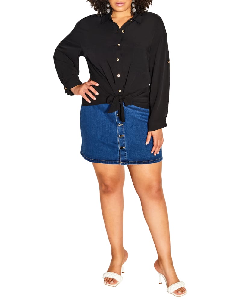 Front of a model wearing a size S SKIRT ISLAND DENIM in Mid Denim by City Chic. | dia_product_style_image_id:293934